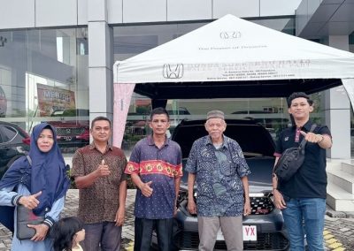 Foto Serah Terima Mobil Honda Pekanbaru web (2) okk